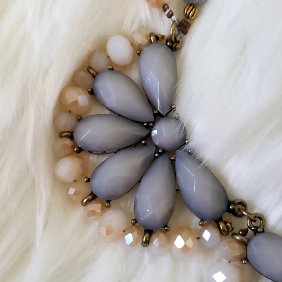 Handcrafted rhinestone & bead necklace set - Picture 2 of 8